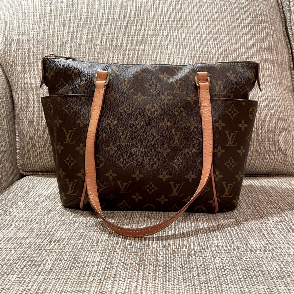 ✨Louis Vuitton Totally PM NM Monogram✨